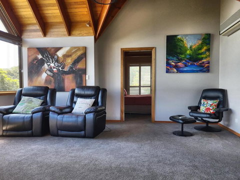 Cabins @ The View - Sunshine Coast Tourism 2