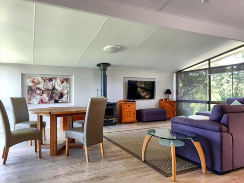 Cabins @ The View - Sunshine Coast Tourism 1