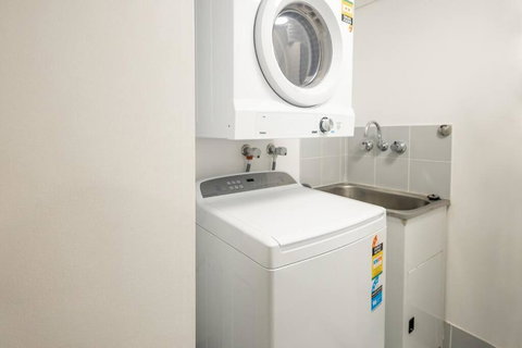 Cairns 1 BR - Stylish Getaway Apartment, Esplanade - Sunshine Coast Tourism 4