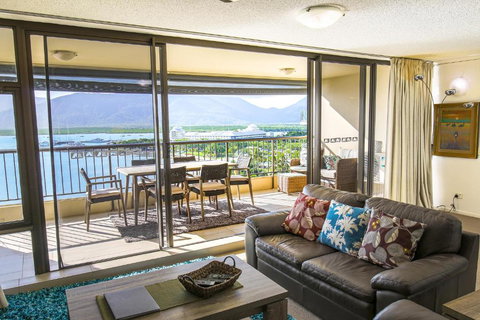 Cairns Aquarius - Sunshine Coast Tourism 2