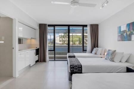 Cairns City Esplanade Apartment @ Northshore - Sunshine Coast Tourism 1