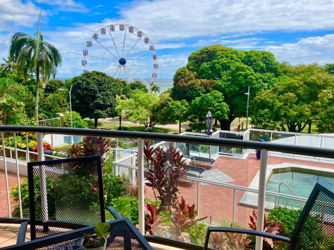 Cairns Esplanade Apartment - Sunshine Coast Tourism 1