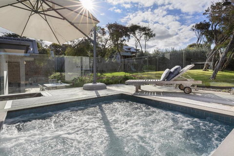 Cambridge Gardens - Sorrento Resort Style Luxury With Gas Heated Pool & Spa - Sunshine Coast Tourism 1