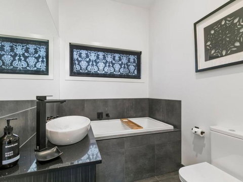 Campania Spa Suite 1 - Sunshine Coast Tourism 2