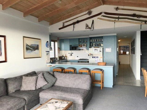 Candoux 5 - Sunshine Coast Tourism 0