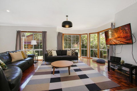Canyon Walk House And Unit - Five Minute Walk To Town And On The River - Holiday Sunshine Coast 3