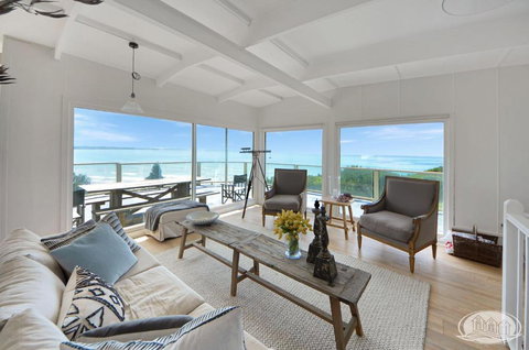 Cape Villa - Sunshine Coast Tourism 0