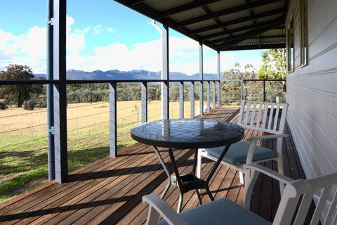 Capertee National Park Cottages - Sunshine Coast Tourism 1