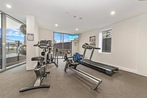 Capitol Apartment Private Studio - Great Value! - Sunshine Coast Tourism 4