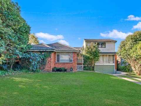 Carlingford Spacious 5BR Home Sleeps 10 - Sunshine Coast Tourism 0