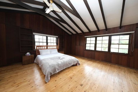 Carlingford Spacious 5BR Home Sleeps 10 - Sunshine Coast Tourism 4