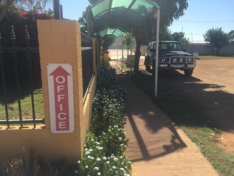 Carnarvon Caravan Park - Sunshine Coast Tourism 3