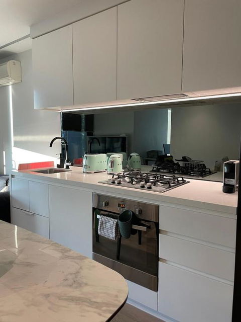 C&S Stay- Melbourne CBD - Sunshine Coast Tourism 3