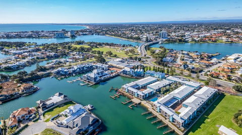 C Mandurah Apartment Resort - Sunshine Coast Tourism 0