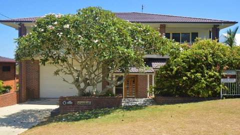 Cashel - Sunshine Coast Tourism 0