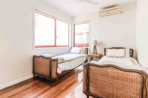 Castaways Beach House Noosa - Sunshine Coast Tourism 4