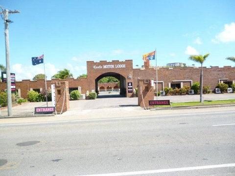 Castle Motor Lodge - Sunshine Coast Tourism 0