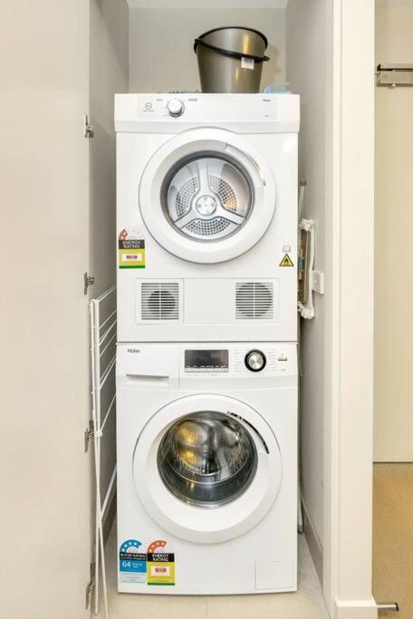 CBD Skyline 2 Bedroom Apartment - Sunshine Coast Tourism 4