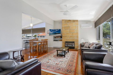 CBD Townhouse - Sunshine Coast Tourism 0