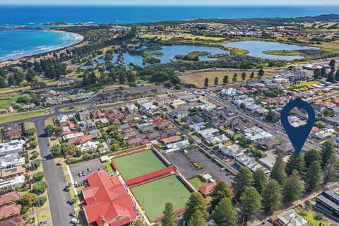 CBD Townhouse - Sunshine Coast Tourism 1