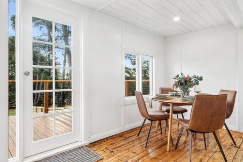 Cedar Cottage - Sunshine Coast Tourism 3