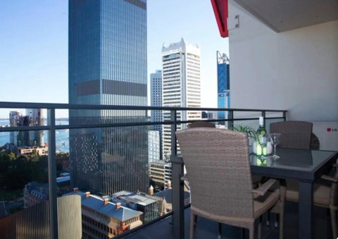 CENTRAL CBD EXEC STUNNING VIEW WIFI NETFLIX WINE - Sunshine Coast Tourism 4