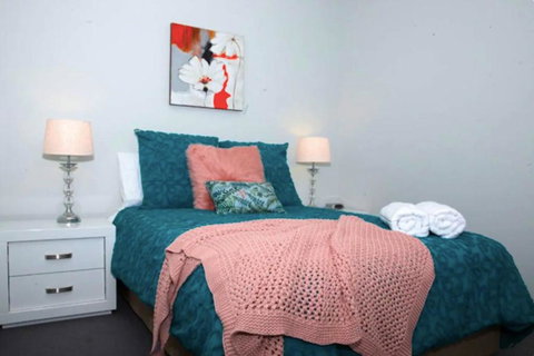 CENTRAL CBD EXEC STUNNING VIEW WIFI NETFLIX WINE - Sunshine Coast Tourism 3