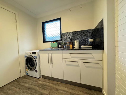 Central Contemporary 1BR Studio - Sunshine Coast Tourism 3