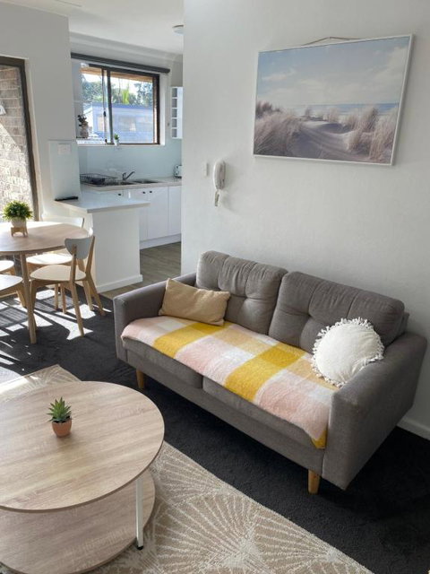 Central Cronulla Apartment Nestled In The Treetops - Sunshine Coast Tourism 1