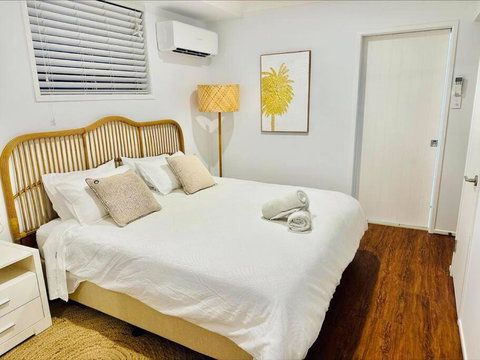 Central Unit. Minutes To Moffats, Shelly , Bulcock - Sunshine Coast Tourism 0