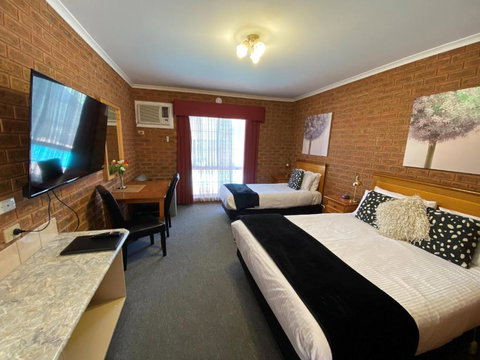 Central Yarrawonga Motor Inn - Sunshine Coast Tourism 0
