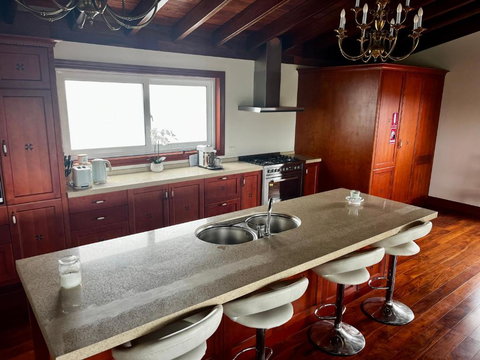 Chandeliers - Sunshine Coast Tourism 3