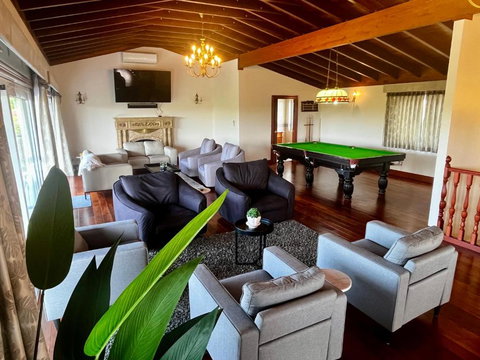 Chandeliers - Sunshine Coast Tourism 0