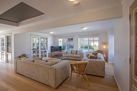 Chapel Island Retreat - Sunshine Coast Tourism 3