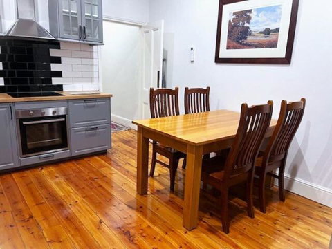 Character 1880s Renovated Cottage - Quiet Location - Sunshine Coast Tourism 4