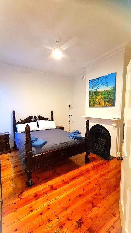 Character 1880s Renovated Cottage - Quiet Location - Sunshine Coast Tourism 1