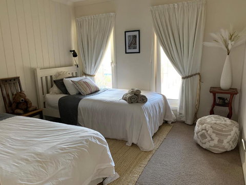 Charm Lodge - Sunshine Coast Tourism 3