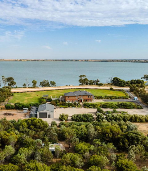 Charm Lodge - Sunshine Coast Tourism 0