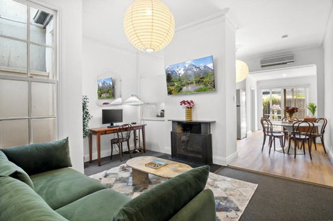 Charming 2-Bed Home With Outdoor Space In Cremorne - Sunshine Coast Tourism 0