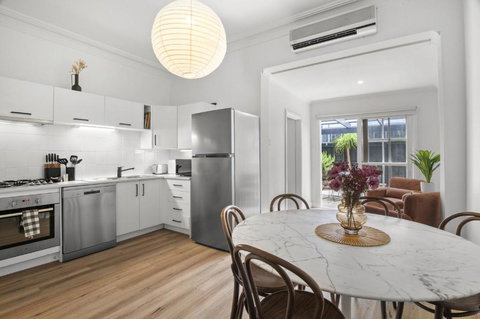 Charming 2-Bed Home With Outdoor Space In Cremorne - Sunshine Coast Tourism 2