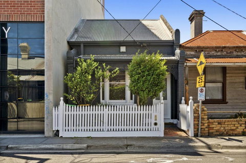 Charming 2-Bed Home With Outdoor Space In Cremorne - Sunshine Coast Tourism 4