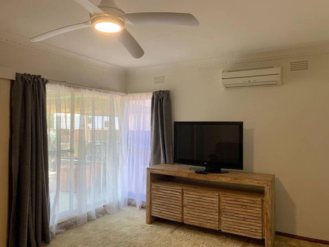 Charming 3BR Home - Nth Central Metres From Hosp W Wifi - Sunshine Coast Tourism 1