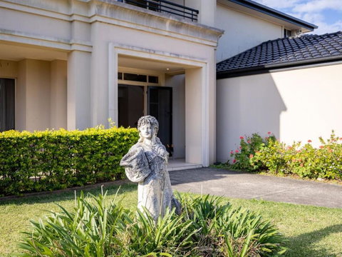 Charming 4BR House And Cozy Garden - Sunshine Coast Tourism 0