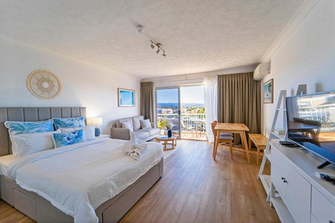Charming Burleigh Studio - Sunshine Coast Tourism 4