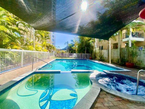 Charming Burleigh Studio - Sunshine Coast Tourism 3