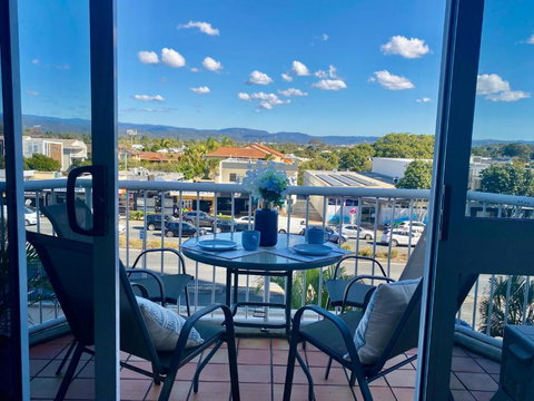 Charming Burleigh Studio - Sunshine Coast Tourism 1