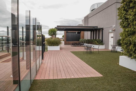 Charming Escape - Sunshine Coast Tourism 2