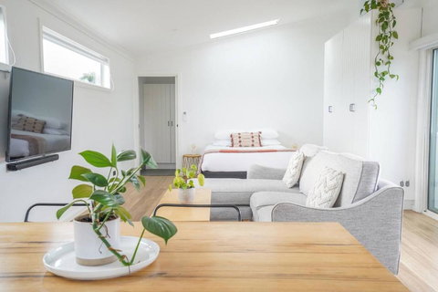 Charming Highton Hideaway Between CBD And Surf Coast - Sunshine Coast Tourism 0