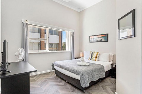 Central 1br - Explore Fremantle - Sunshine Coast Tourism 0