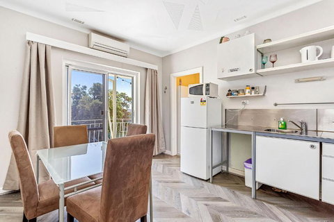 Central 1br - Explore Fremantle - Sunshine Coast Tourism 1